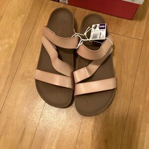 NWT Pink Skechers Arch Comfort with Luxe Foam Sandals